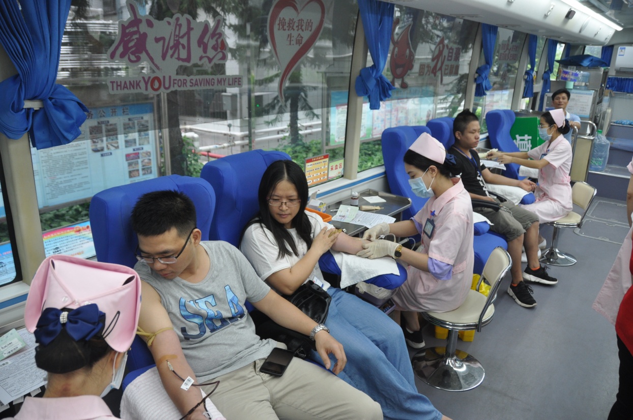 風華高科參加省運會應(yīng)急救援隊無償獻血活動